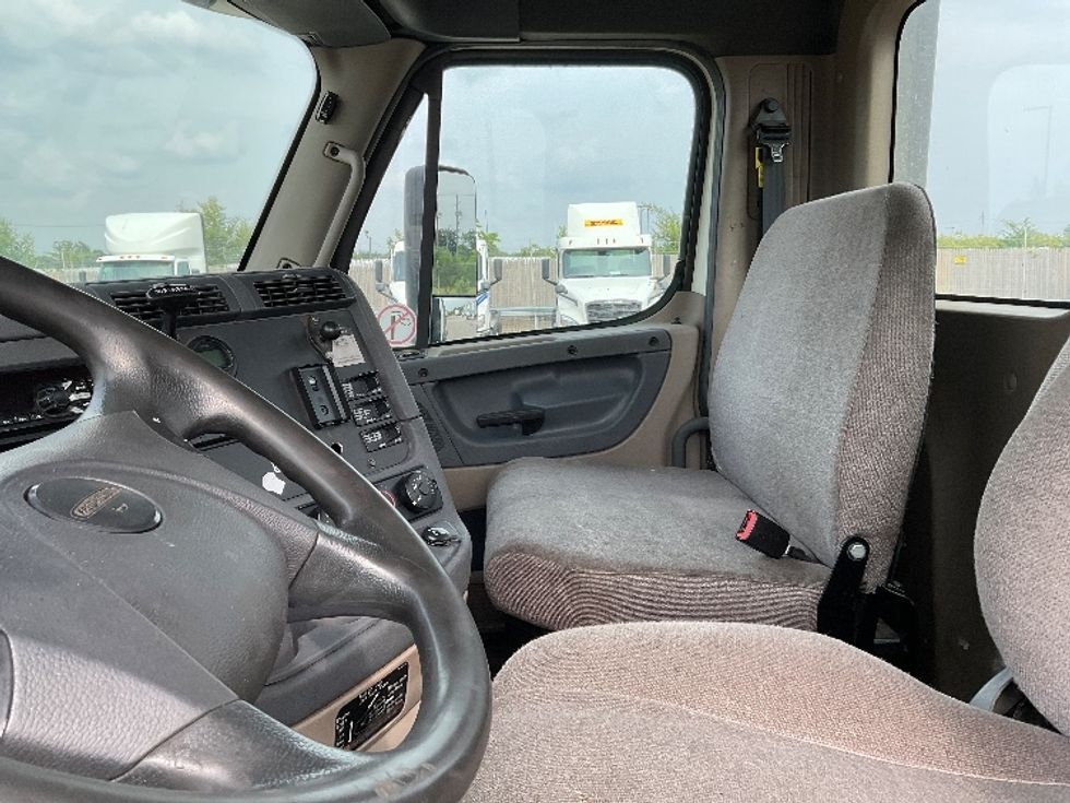 Day Cab Tractor-Heavy Duty Tractors-Freightliner-2018-Cascadia 12564ST-Flint-MI-268,330\n\t\tmiles-$ 48,750 - Image 10