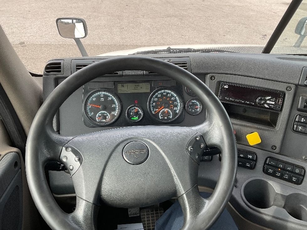 Day Cab Tractor-Heavy Duty Tractors-Freightliner-2018-Cascadia 12564ST-Flint-MI-268,330\n\t\tmiles-$ 48,750 - Image 11