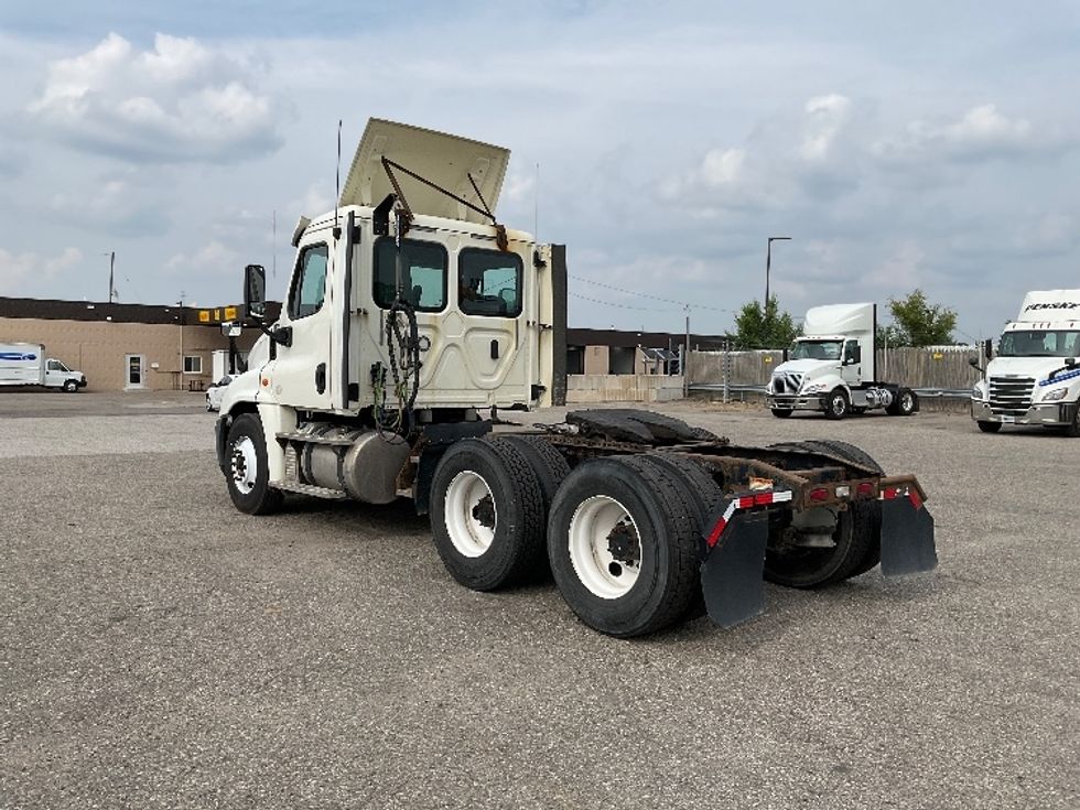Day Cab Tractor-Heavy Duty Tractors-Freightliner-2018-Cascadia 12564ST-Flint-MI-268,330\n\t\tmiles-$ 48,750 - Image 5