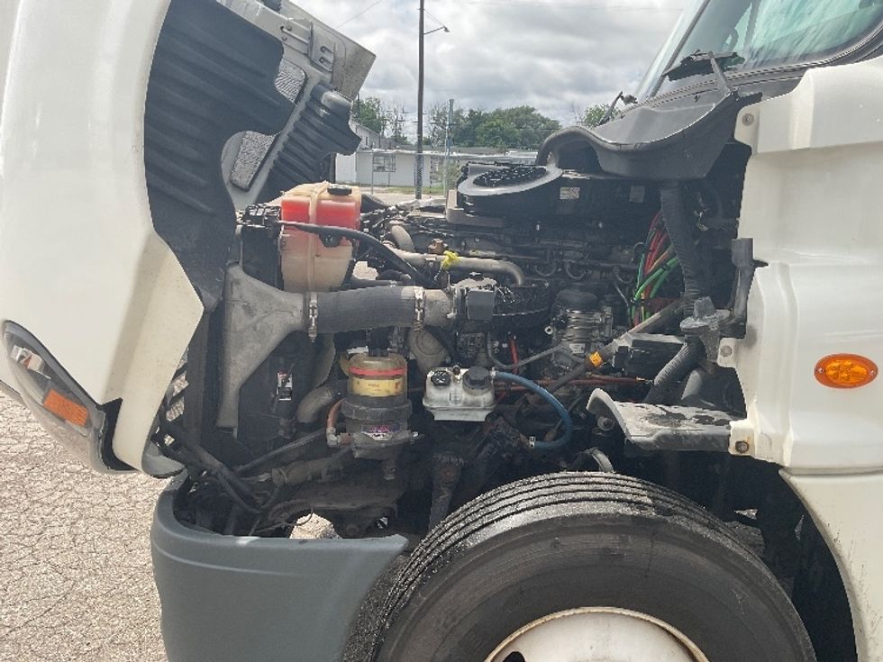 Day Cab Tractor-Heavy Duty Tractors-Freightliner-2018-Cascadia 12564ST-Flint-MI-374,143\n\t\tmiles-$ 42,500 - Image 16