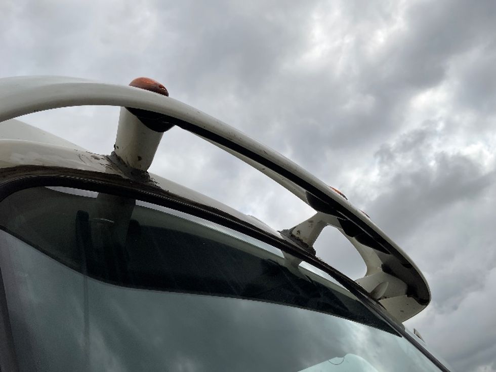 Day Cab Tractor-Heavy Duty Tractors-Freightliner-2018-Cascadia 12564ST-Flint-MI-392,836\n\t\tmiles-$ 41,500 - Image 17