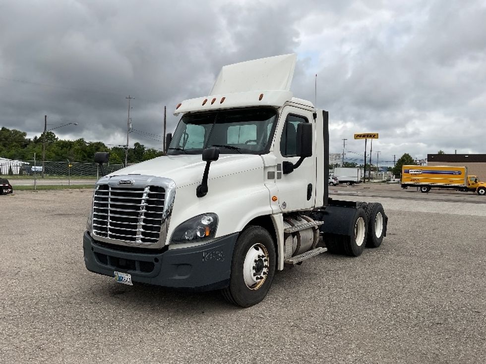 Day Cab Tractor-Heavy Duty Tractors-Freightliner-2018-Cascadia 12564ST-Flint-MI-392,836\n\t\tmiles-$ 41,500 - Image 3