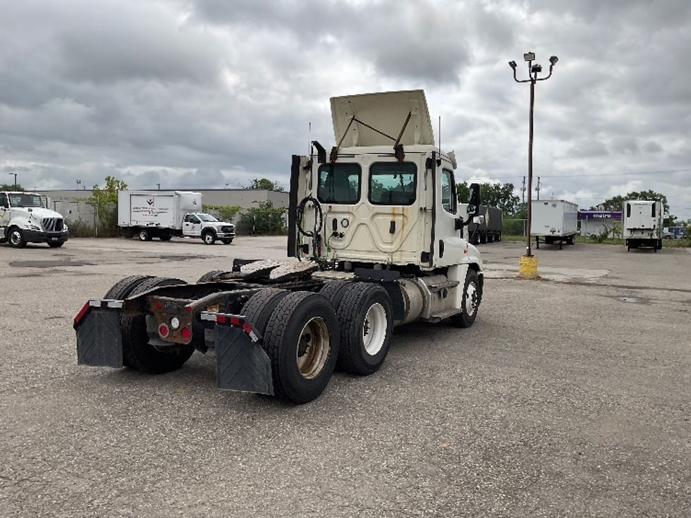 Day Cab Tractor-Heavy Duty Tractors-Freightliner-2018-Cascadia 12564ST-Flint-MI-392,836\n\t\tmiles-$ 41,500 - Image 7