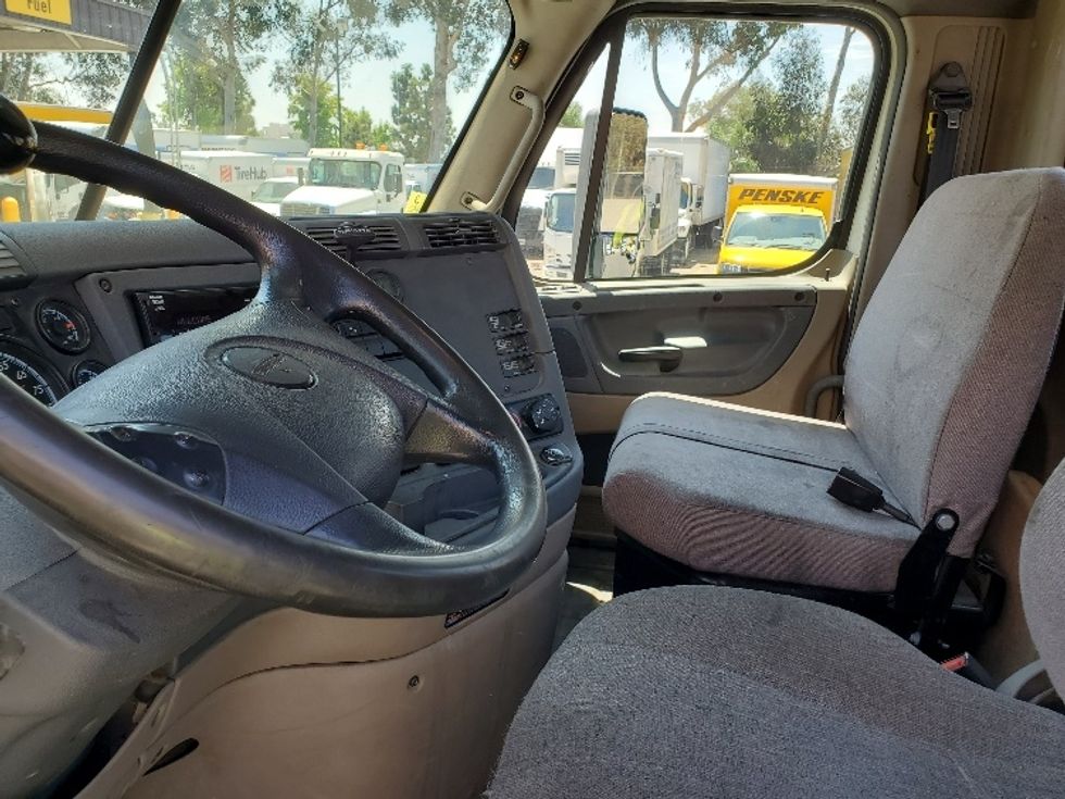 Day Cab Tractor-Heavy Duty Tractors-Freightliner-2018-Cascadia 12564ST-Fontana-CA-252,629\n\t\tmiles-$ 56,500 - Image 10