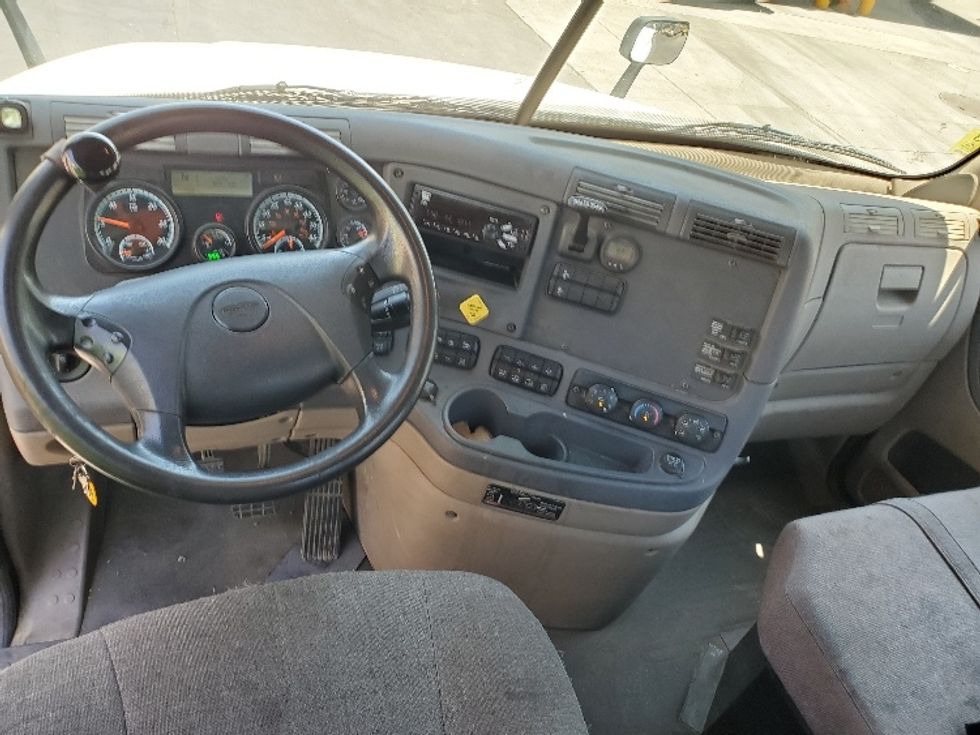 Day Cab Tractor-Heavy Duty Tractors-Freightliner-2018-Cascadia 12564ST-Fontana-CA-252,629\n\t\tmiles-$ 56,500 - Image 11