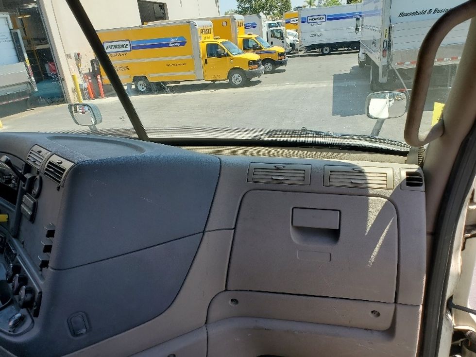 Day Cab Tractor-Heavy Duty Tractors-Freightliner-2018-Cascadia 12564ST-Fontana-CA-252,629\n\t\tmiles-$ 56,500 - Image 13