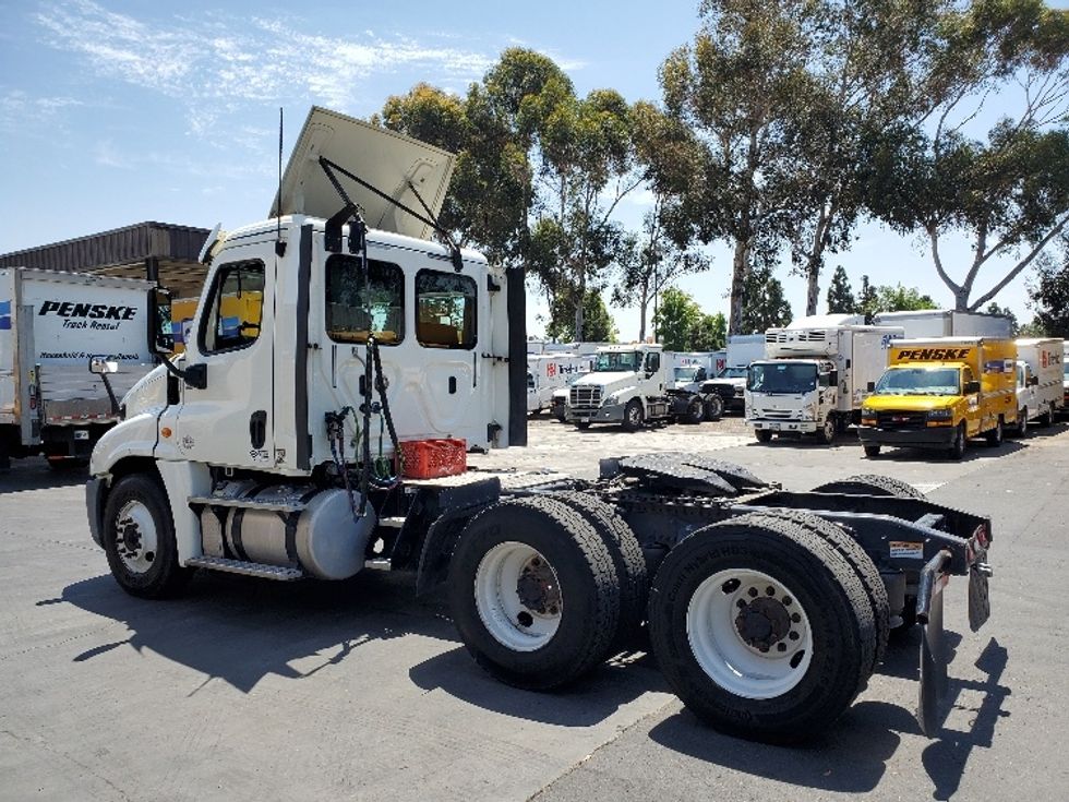 Day Cab Tractor-Heavy Duty Tractors-Freightliner-2018-Cascadia 12564ST-Fontana-CA-252,629\n\t\tmiles-$ 56,500 - Image 5
