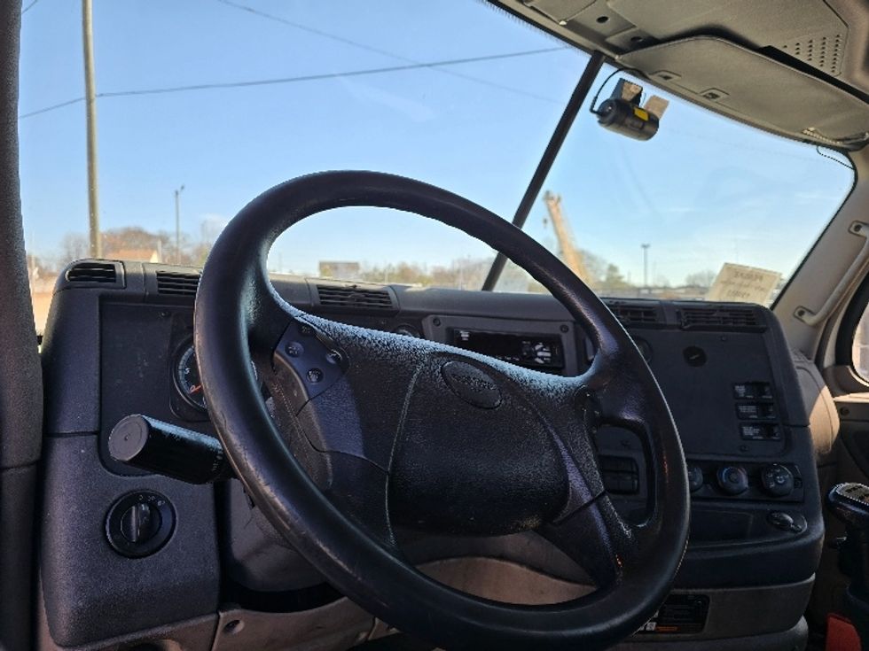 Day Cab Tractor-Heavy Duty Tractors-Freightliner-2018-Cascadia 12564ST-Forest Park-GA-368,793\n\t\tmiles-$ 40,500 - Image 10