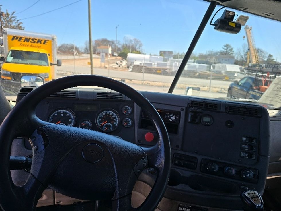 Day Cab Tractor-Heavy Duty Tractors-Freightliner-2018-Cascadia 12564ST-Forest Park-GA-368,793\n\t\tmiles-$ 40,500 - Image 11