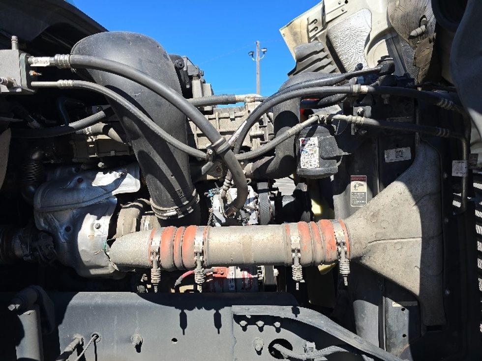 Day Cab Tractor-Heavy Duty Tractors-Freightliner-2018-Cascadia 12564ST-Forest Park-GA-368,793\n\t\tmiles-$ 40,500 - Image 15