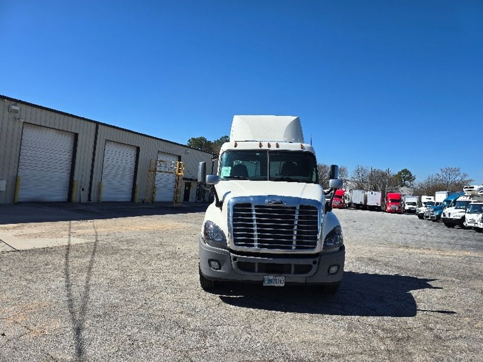 Day Cab Tractor-Heavy Duty Tractors-Freightliner-2018-Cascadia 12564ST-Forest Park-GA-368,793\n\t\tmiles-$ 40,500 - Image 2