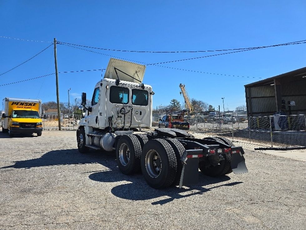 Day Cab Tractor-Heavy Duty Tractors-Freightliner-2018-Cascadia 12564ST-Forest Park-GA-368,793\n\t\tmiles-$ 40,500 - Image 5