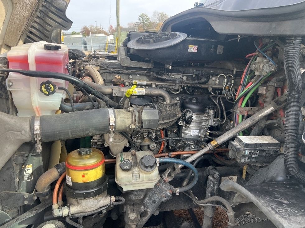 Day Cab Tractor-Heavy Duty Tractors-Freightliner-2018-Cascadia 12564ST-Forest Park-GA-415,598\n\t\tmiles-$ 39,000 - Image 16