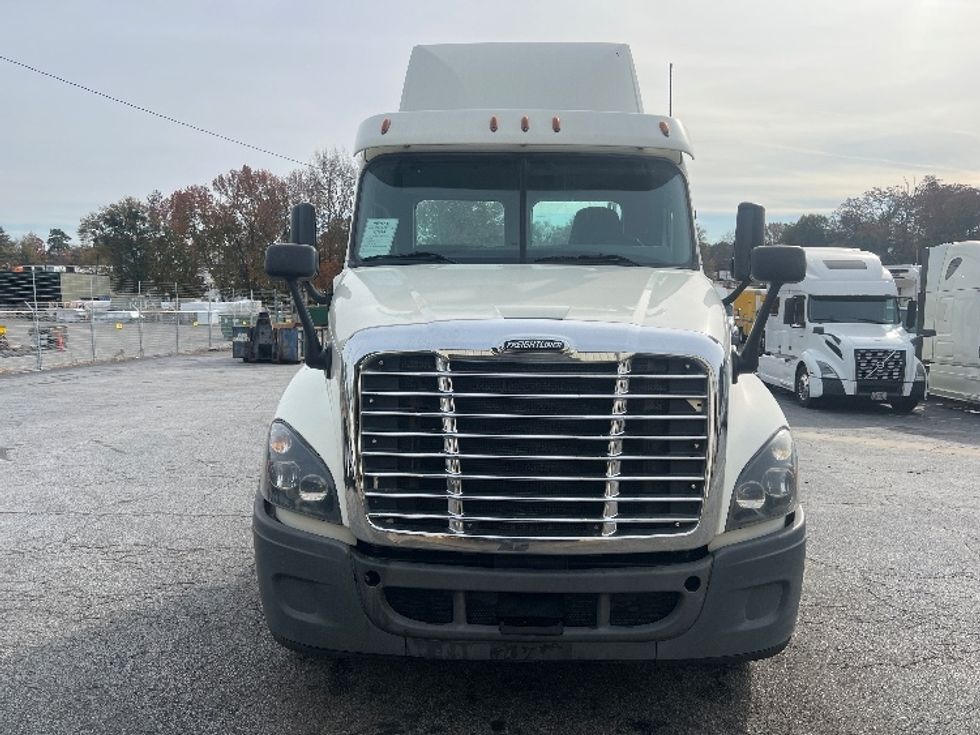 Day Cab Tractor-Heavy Duty Tractors-Freightliner-2018-Cascadia 12564ST-Forest Park-GA-415,598\n\t\tmiles-$ 39,000 - Image 2