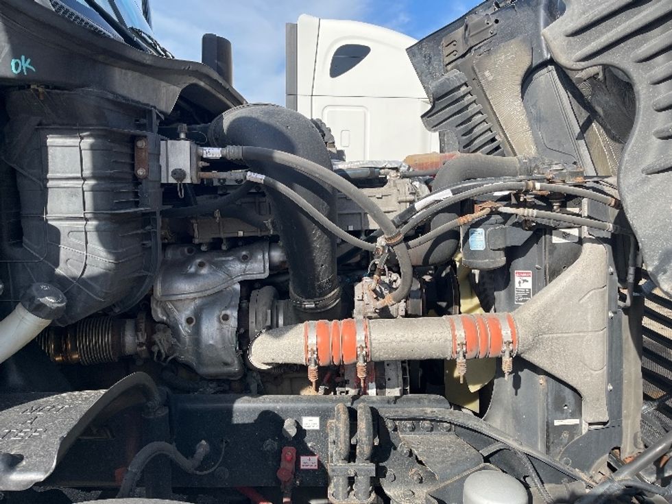 Day Cab Tractor-Heavy Duty Tractors-Freightliner-2018-Cascadia 12564ST-Fort Wayne-IN-306,235\n\t\tmiles-$ 48,000 - Image 15