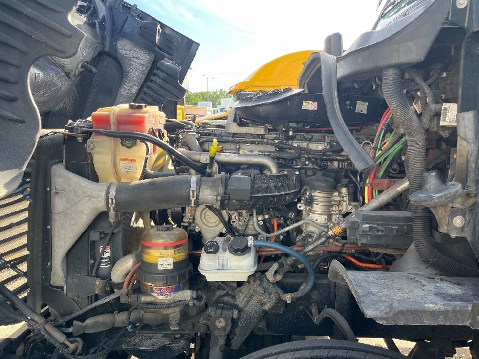 Day Cab Tractor-Heavy Duty Tractors-Freightliner-2018-Cascadia 12564ST-Fort Wayne-IN-306,235\n\t\tmiles-$ 48,000 - Image 16