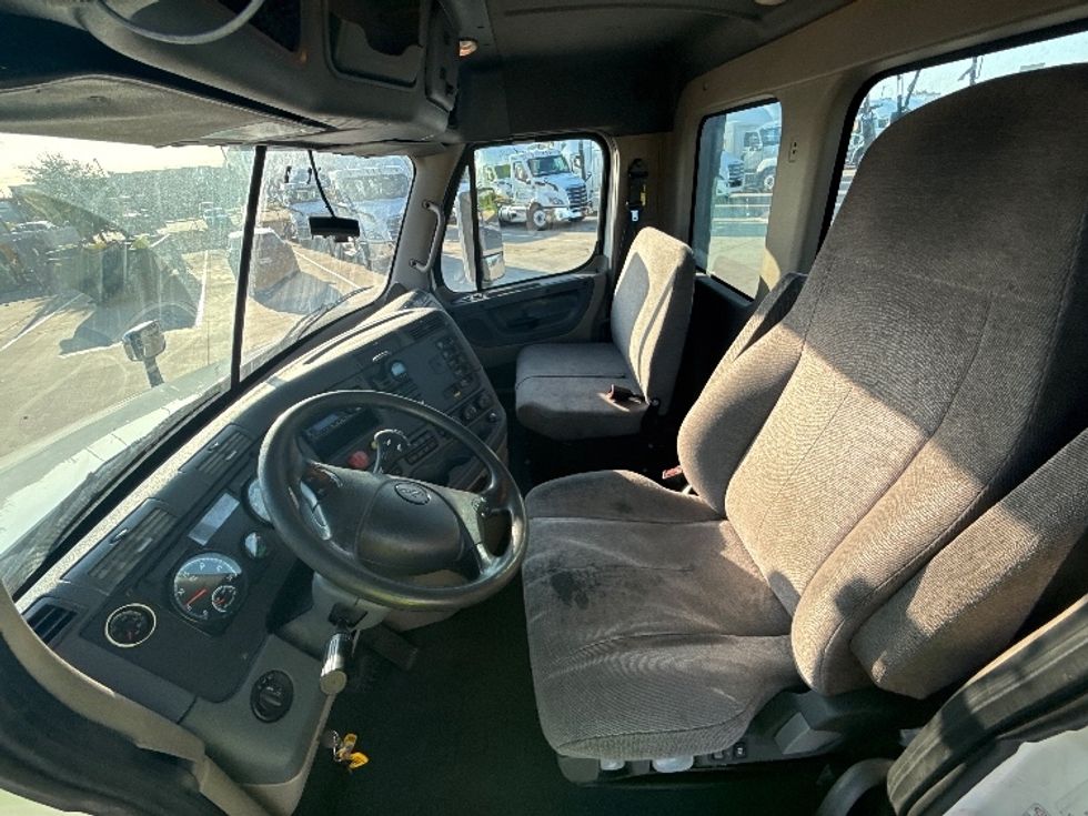 Day Cab Tractor-Heavy Duty Tractors-Freightliner-2018-Cascadia 12564ST-Fort Worth-TX-542,914\n\t\tmiles-$ 34,500 - Image 10
