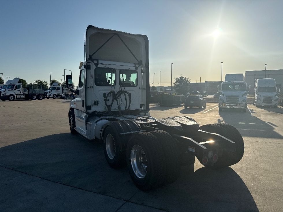 Day Cab Tractor-Heavy Duty Tractors-Freightliner-2018-Cascadia 12564ST-Fort Worth-TX-542,914\n\t\tmiles-$ 34,500 - Image 5