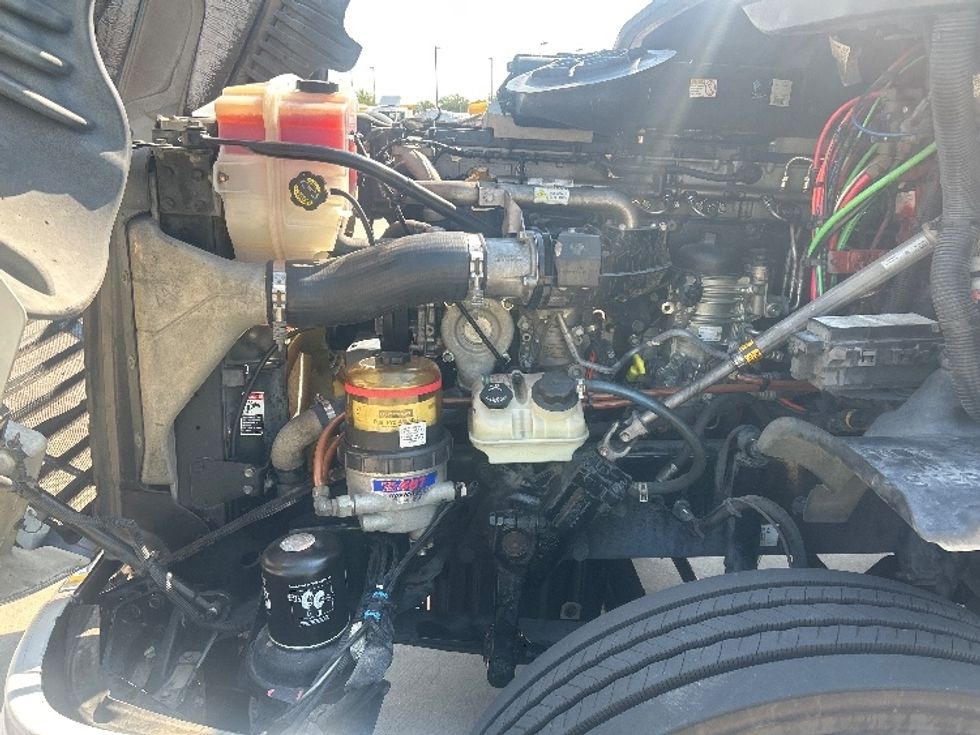 Day Cab Tractor-Heavy Duty Tractors-Freightliner-2018-Cascadia 12564ST-Fort Worth-TX-570,108\n\t\tmiles-$ 32,500 - Image 16