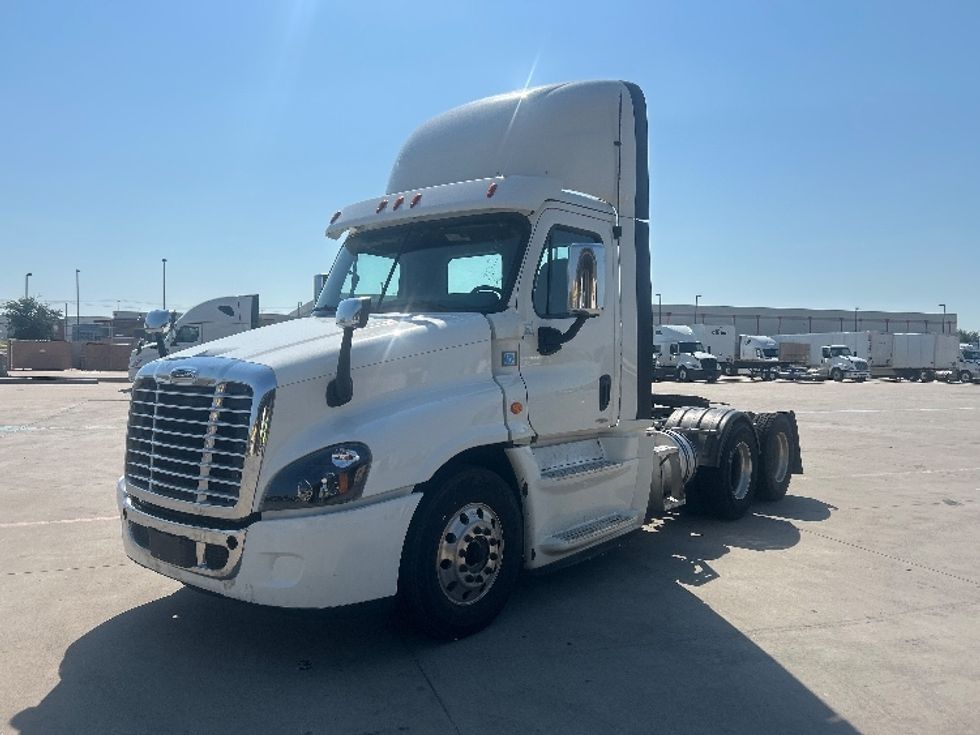 Day Cab Tractor-Heavy Duty Tractors-Freightliner-2018-Cascadia 12564ST-Fort Worth-TX-570,108\n\t\tmiles-$ 32,500 - Image 3