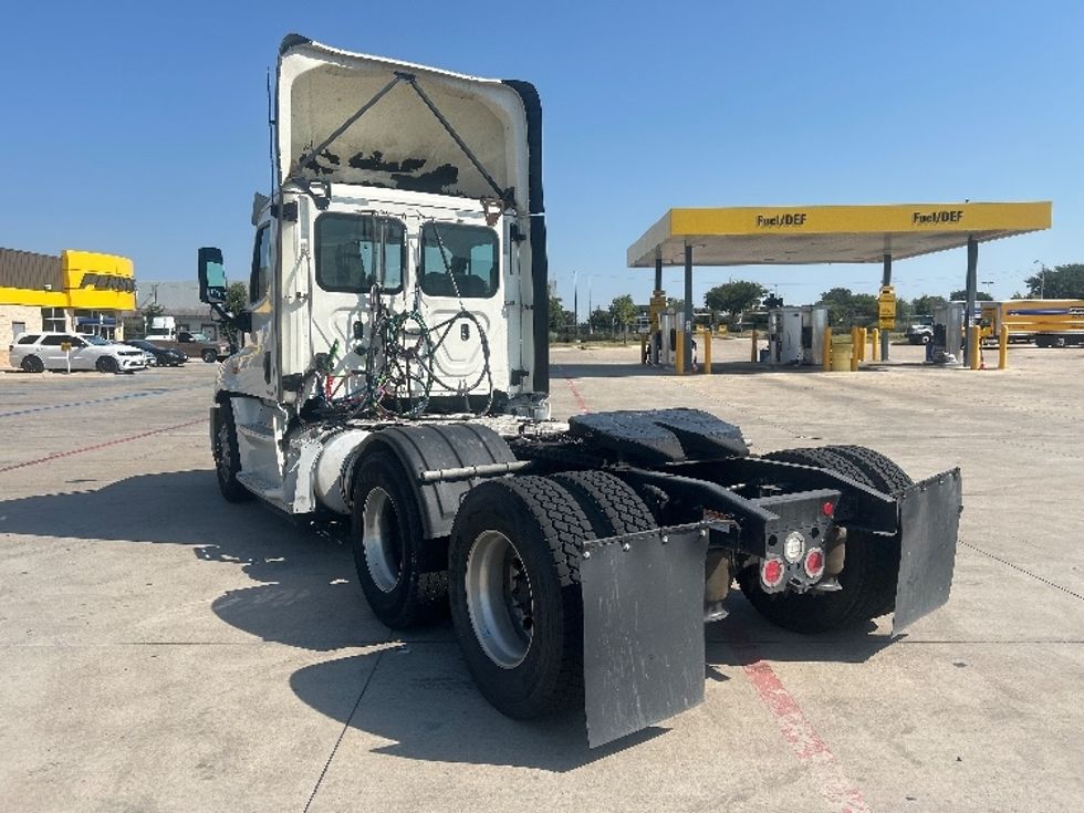 Day Cab Tractor-Heavy Duty Tractors-Freightliner-2018-Cascadia 12564ST-Fort Worth-TX-570,108\n\t\tmiles-$ 32,500 - Image 5