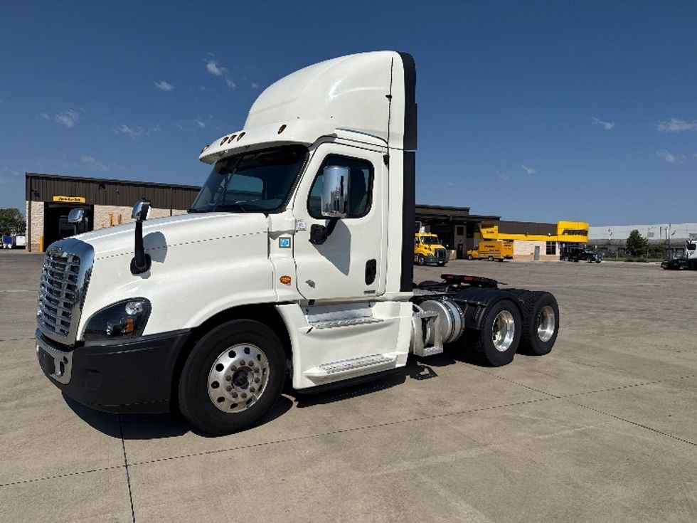 Day Cab Tractor-Heavy Duty Tractors-Freightliner-2018-Cascadia 12564ST-Fort Worth-TX-642,720\n\t\tmiles-$ 25,750 - Image 3
