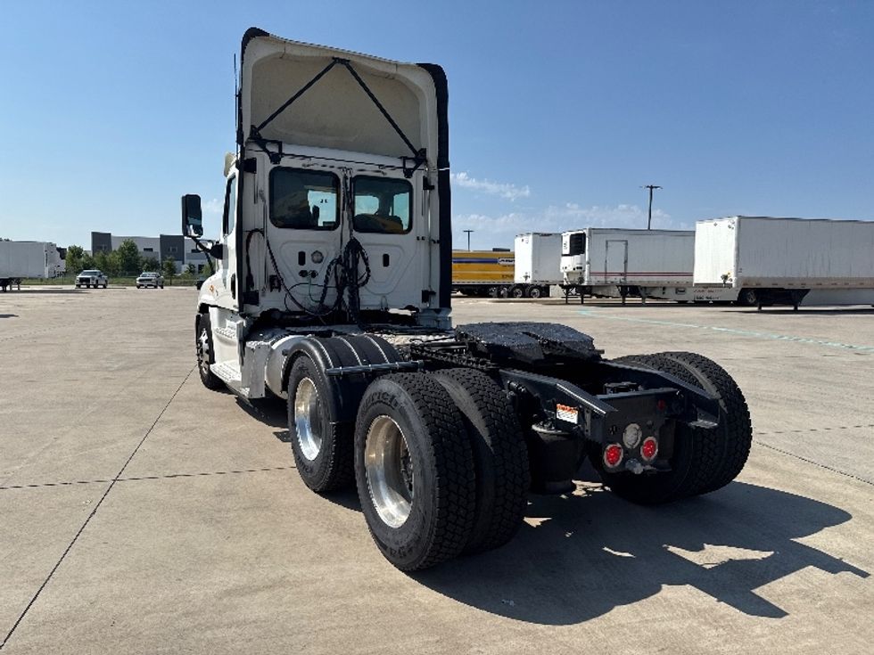 Day Cab Tractor-Heavy Duty Tractors-Freightliner-2018-Cascadia 12564ST-Fort Worth-TX-642,720\n\t\tmiles-$ 25,750 - Image 5