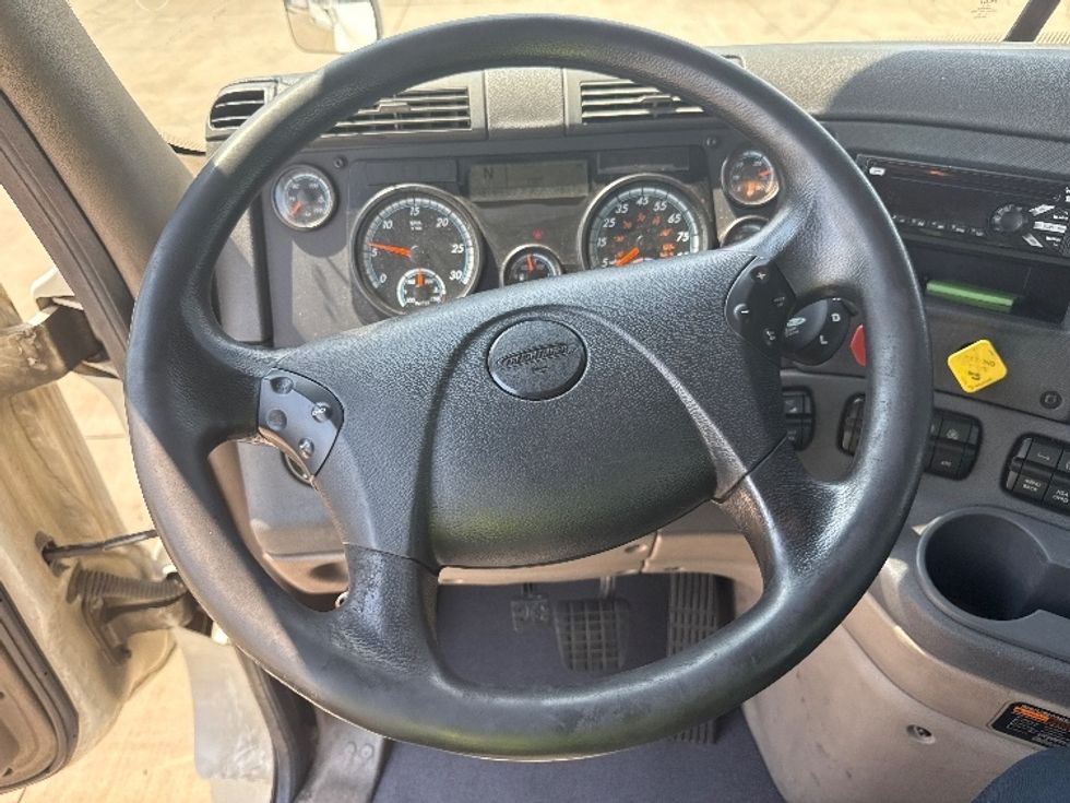 Day Cab Tractor-Heavy Duty Tractors-Freightliner-2018-Cascadia 12564ST-Fort Worth-TX-661,909\n\t\tmiles-$ 24,000 - Image 11