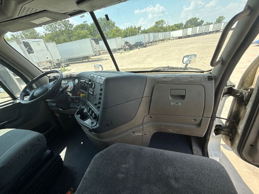 Day Cab Tractor-Heavy Duty Tractors-Freightliner-2018-Cascadia 12564ST-Fort Worth-TX-661,909\n\t\tmiles-$ 24,000 - Image 13