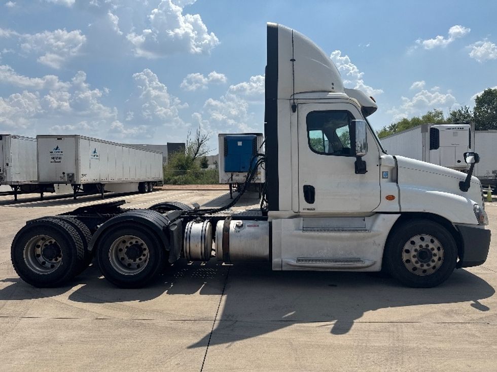 Day Cab Tractor-Heavy Duty Tractors-Freightliner-2018-Cascadia 12564ST-Fort Worth-TX-661,909\n\t\tmiles-$ 24,000 - Image 8