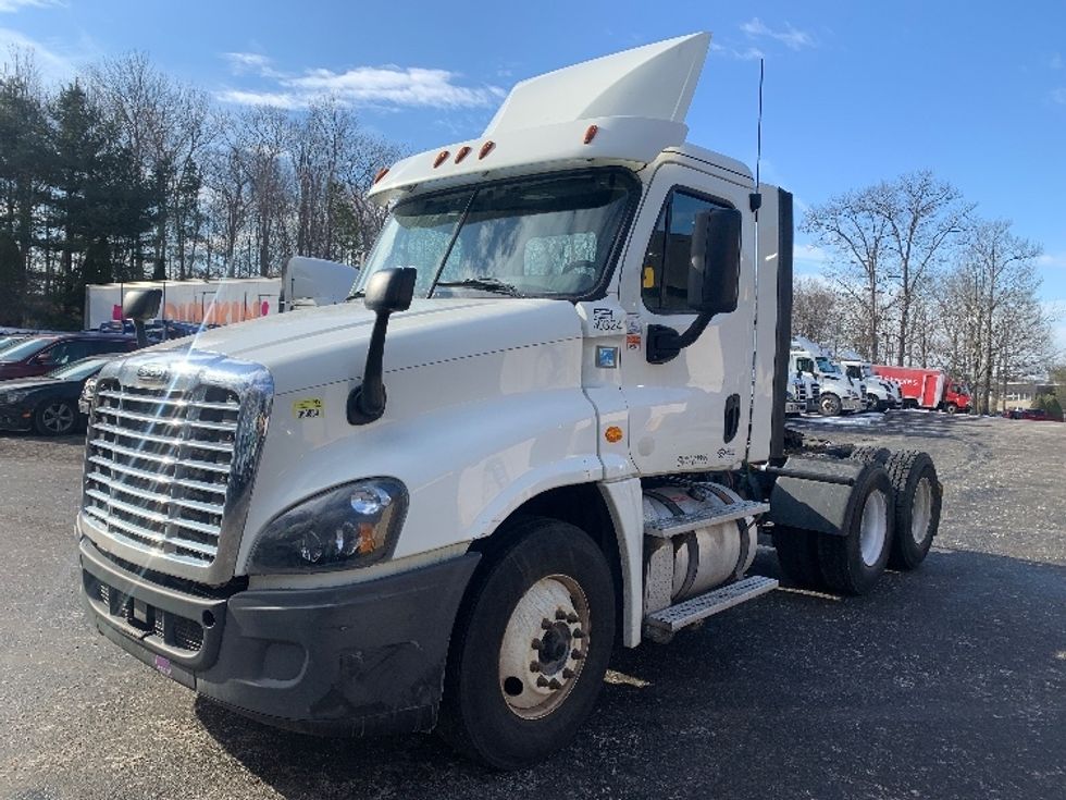 Day Cab Tractor-Heavy Duty Tractors-Freightliner-2018-Cascadia 12564ST-Franklin-MA-287,254\n\t\tmiles-$ 40,500 - Image 3