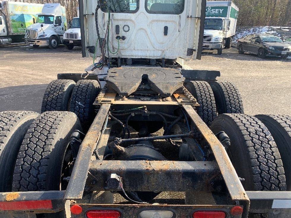 Day Cab Tractor-Heavy Duty Tractors-Freightliner-2018-Cascadia 12564ST-Franklin-MA-287,254\n\t\tmiles-$ 40,500 - Image 6