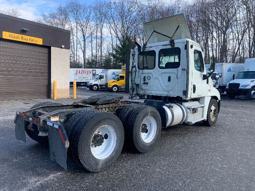 Day Cab Tractor-Heavy Duty Tractors-Freightliner-2018-Cascadia 12564ST-Franklin-MA-287,254\n\t\tmiles-$ 40,500 - Image 7
