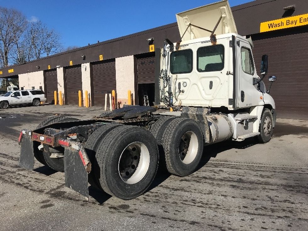 Day Cab Tractor-Heavy Duty Tractors-Freightliner-2018-Cascadia 12564ST-Franklin-MA-313,874\n\t\tmiles-$ 41,000 - Image 7