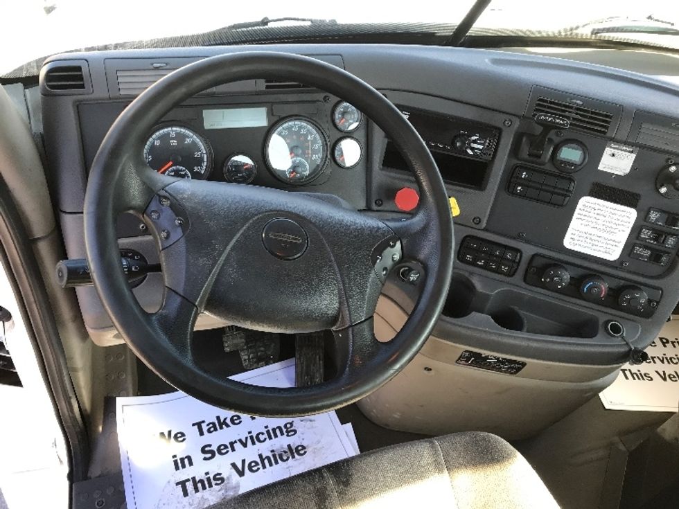 Day Cab Tractor-Heavy Duty Tractors-Freightliner-2018-Cascadia 12564ST-Franklin-MA-343,593\n\t\tmiles-$ 38,250 - Image 11