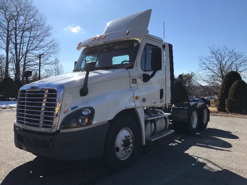 Day Cab Tractor-Heavy Duty Tractors-Freightliner-2018-Cascadia 12564ST-Franklin-MA-343,593\n\t\tmiles-$ 38,250 - Image 3