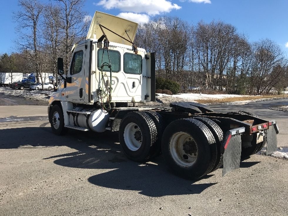 Day Cab Tractor-Heavy Duty Tractors-Freightliner-2018-Cascadia 12564ST-Franklin-MA-343,593\n\t\tmiles-$ 38,250 - Image 5