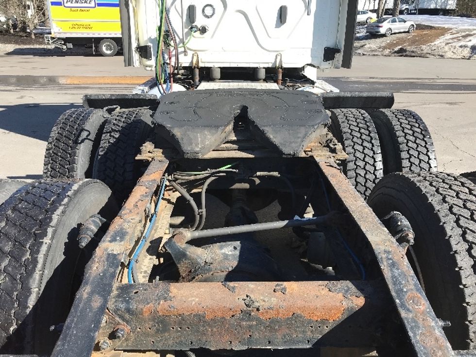 Day Cab Tractor-Heavy Duty Tractors-Freightliner-2018-Cascadia 12564ST-Franklin-MA-343,593\n\t\tmiles-$ 38,250 - Image 6