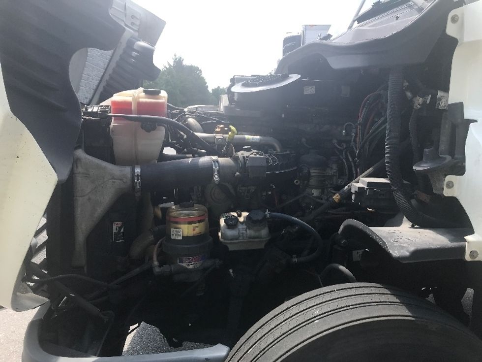 Day Cab Tractor-Heavy Duty Tractors-Freightliner-2018-Cascadia 12564ST-Franklin-MA-439,355\n\t\tmiles-$ 32,250 - Image 16