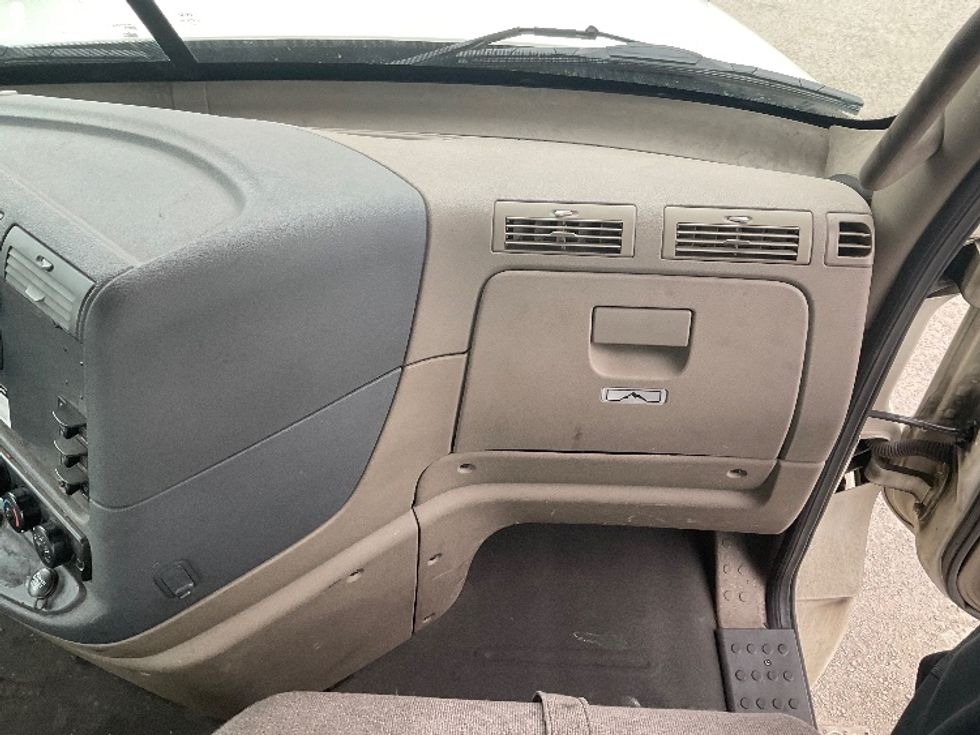 Day Cab Tractor-Heavy Duty Tractors-Freightliner-2018-Cascadia 12564ST-Frederick-MD-346,077\n\t\tmiles-$ 40,000 - Image 13