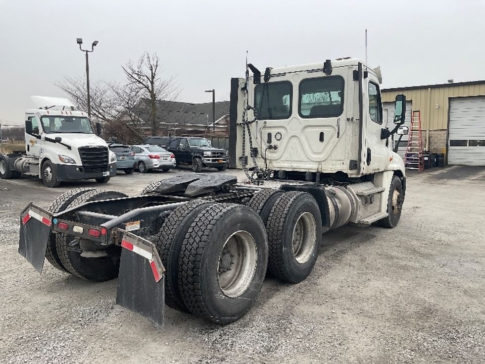 Day Cab Tractor-Heavy Duty Tractors-Freightliner-2018-Cascadia 12564ST-Frederick-MD-346,077\n\t\tmiles-$ 40,000 - Image 7