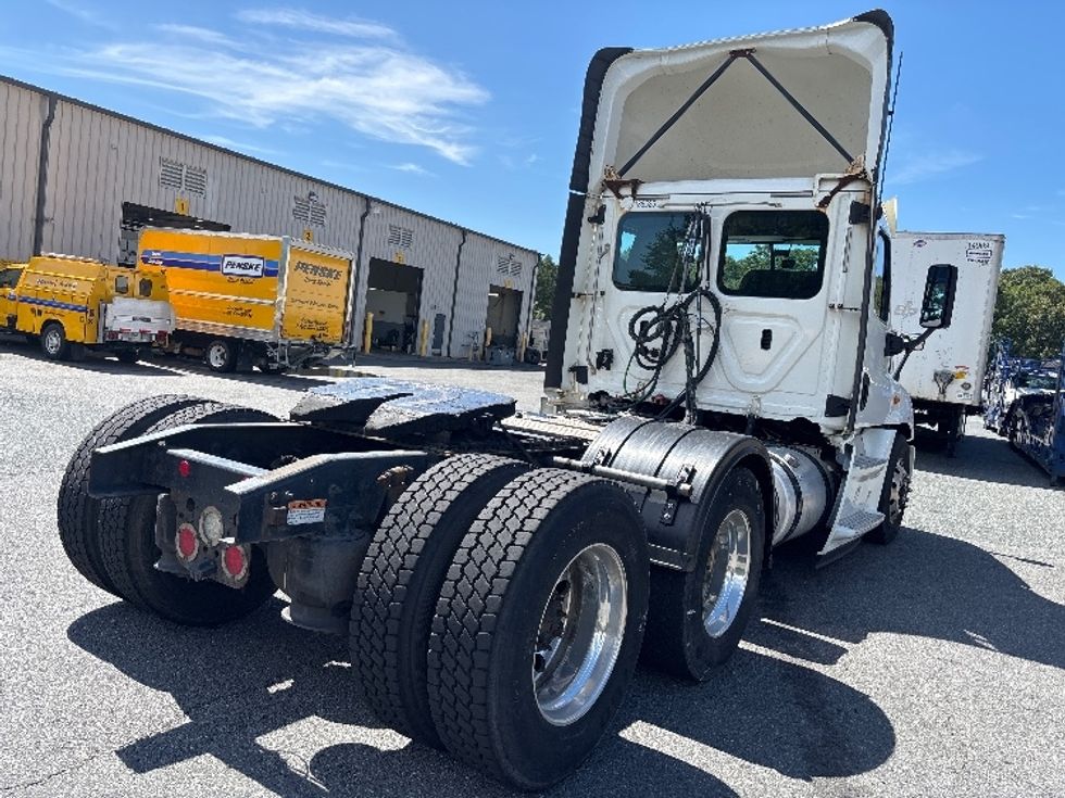 Day Cab Tractor-Heavy Duty Tractors-Freightliner-2018-Cascadia 12564ST-Fredericksburg-VA-485,937\n\t\tmiles-$ 30,750 - Image 7