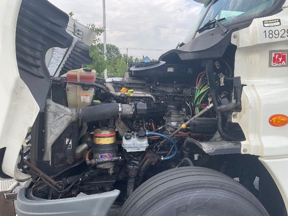 Day Cab Tractor-Heavy Duty Tractors-Freightliner-2018-Cascadia 12564ST-Fredonia-NY-361,880\n\t\tmiles-$ 41,000 - Image 16