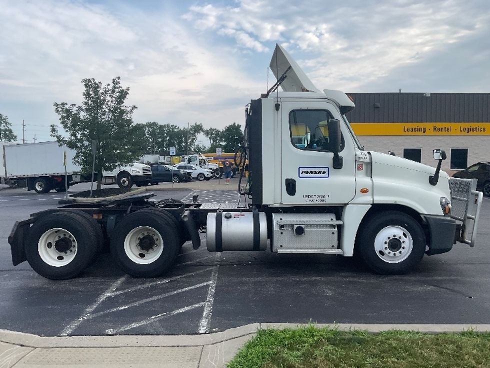 Day Cab Tractor-Heavy Duty Tractors-Freightliner-2018-Cascadia 12564ST-Fredonia-NY-361,880\n\t\tmiles-$ 41,000 - Image 8