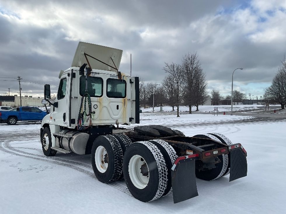 Day Cab Tractor-Heavy Duty Tractors-Freightliner-2018-Cascadia 12564ST-Fredonia-NY-381,029\n\t\tmiles-$ 39,500 - Image 5