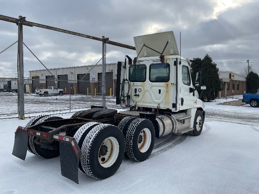 Day Cab Tractor-Heavy Duty Tractors-Freightliner-2018-Cascadia 12564ST-Fredonia-NY-381,029\n\t\tmiles-$ 39,500 - Image 7