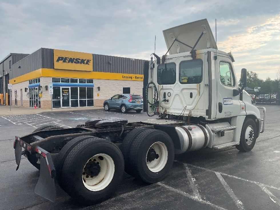 2018 Freightliner Cascadia 125" Sleeper Cab photo 7