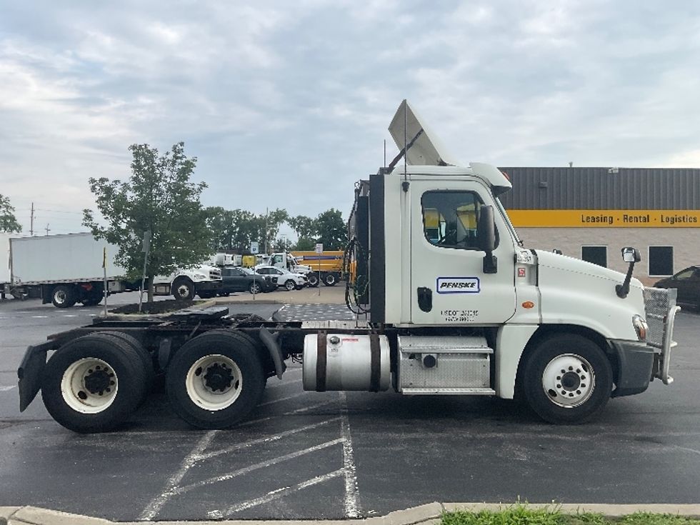 2018 Freightliner Cascadia 125" Sleeper Cab photo 8