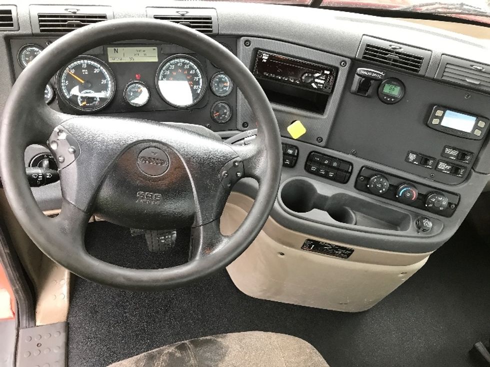 2018 Freightliner Cascadia 125" Sleeper Cab photo 11