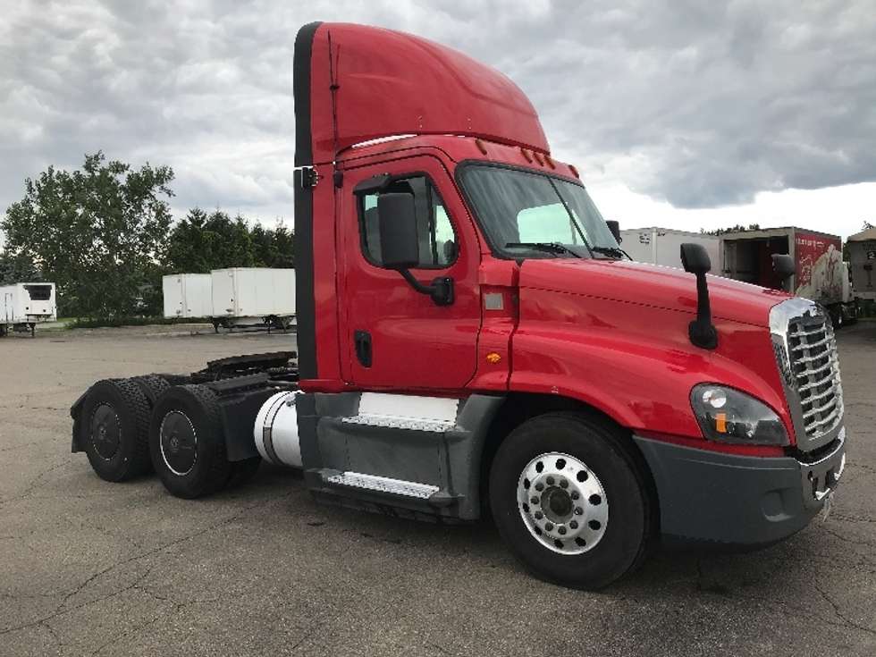 Day Cab Tractor-Heavy Duty Tractors-Freightliner-2018-Cascadia 12564ST-Fredonia-NY-622,889
miles-$ 26,500